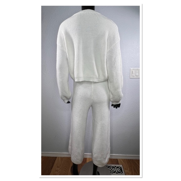 Women’s 2 Pc Cardigan & Cropped Pants Knit Set Sz S White 100% Acrylic - Picture 6 of 7
